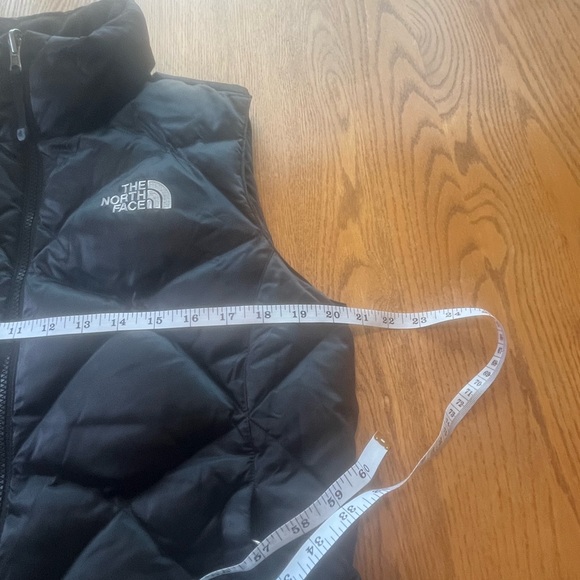 The North Face 550 Black Satin Quilted Puffer Vest Packable Size M - Picture 9 of 11